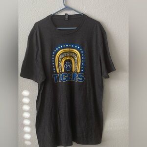 Black Tiger graphic tee for men size 2XL color gray good condition